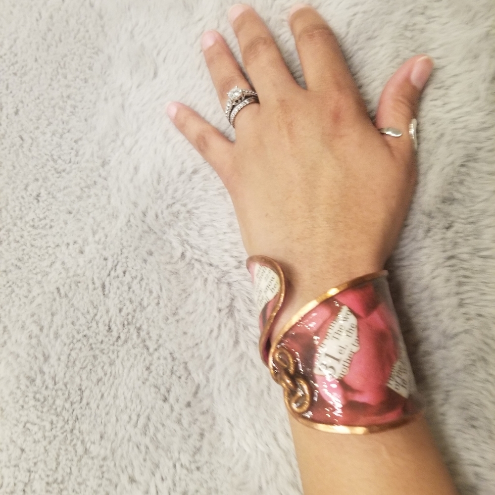 Proverbs 31 Virtuous Women Rose Cuff - Picture 3 of 9